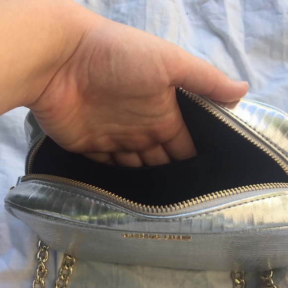 Victoria’s Secret NWOT Silver Shoulder Bag - Picture 4 of 8